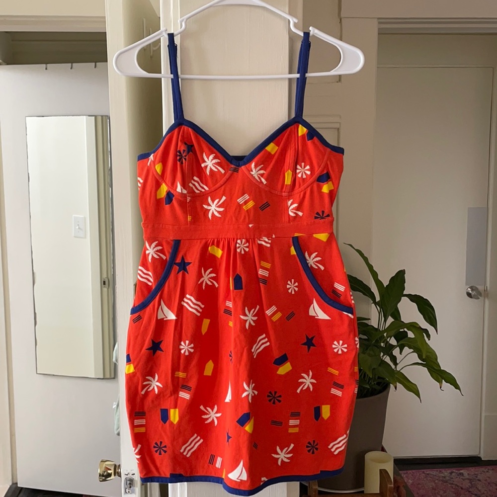 Cooperative glow in the dark summer party dress